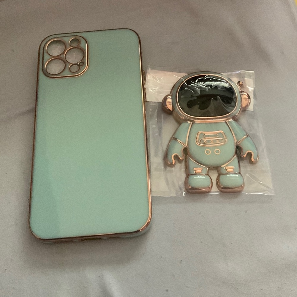 iPhone 12 Pro Astronaut Case